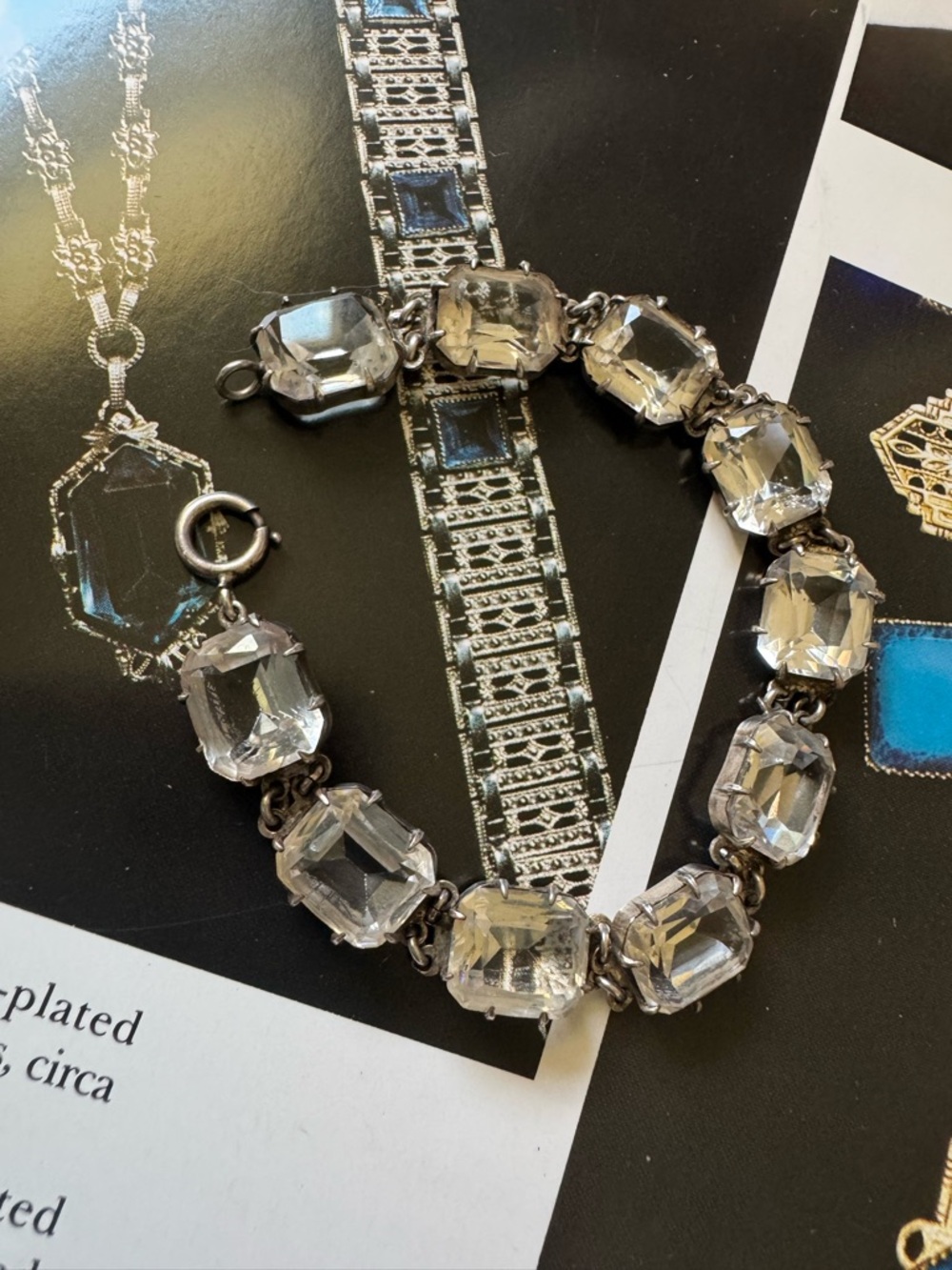 Beautiful vintage glass or better Silver-Tone Bracelet preowned